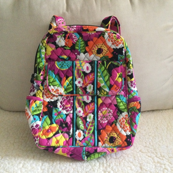 Vera Bradley Handbags - Vera Bradley (NWT) Backpack BEAUTIFUL *Rare DISCONTINUED Pattern 🎈NEW with Tag